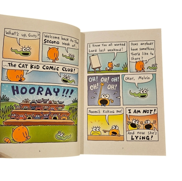 ๐ 3/$15: *LIKE NEW* Cat Kid Comic Club: Perspectives Hardback Graphic Novel - Picture 3 of 3